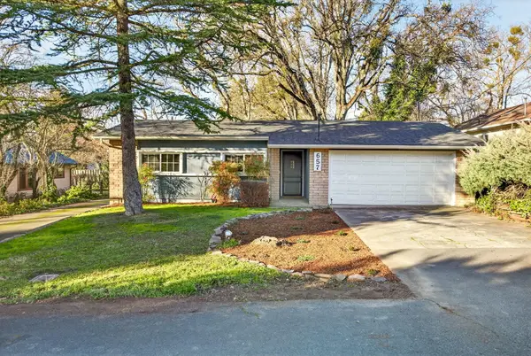 657 S Keene Way Drive, Medford, OR 97504