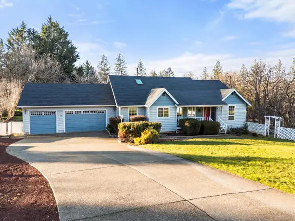 334 Village Lane, Grants Pass, OR 97527