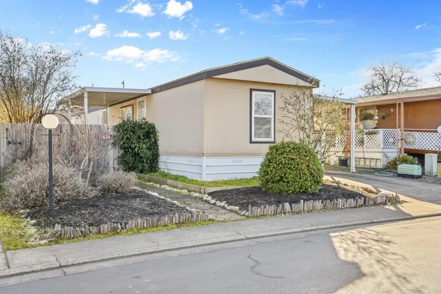 4729 S Pacific Highway #UNIT 4, Phoenix, OR 97535 - #3