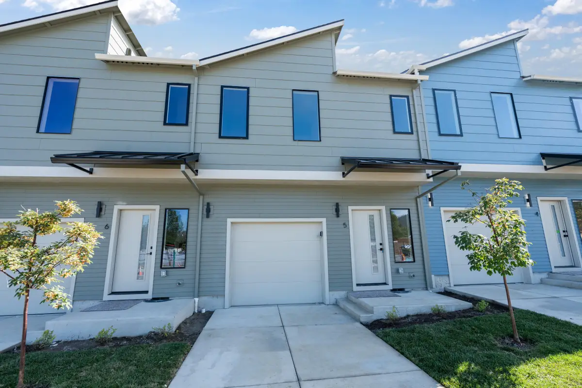 2028 Sunset Drive #5, Medford, OR 97501 - Image #1