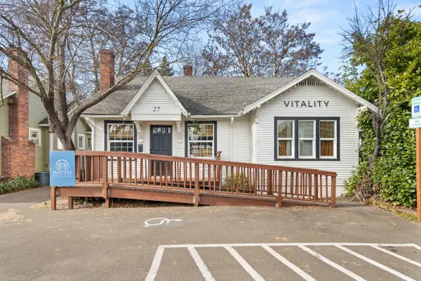 27 Crater Lake Avenue, Medford, OR 97504