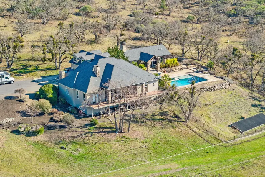 4182 N Roxy Drive, Medford, OR 97504 - Image #2