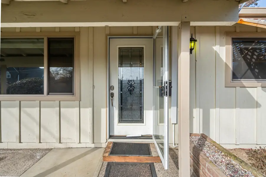 306 SW 3rd Street, Grants Pass, OR 97526 - #2