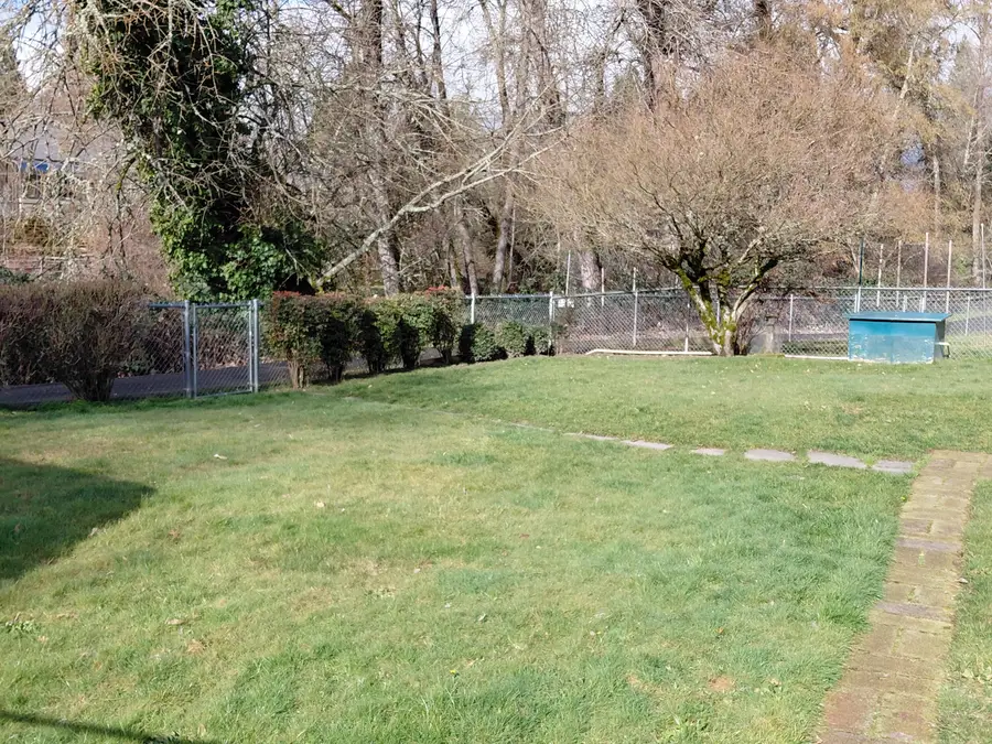 421 Bayard Drive, Grants Pass, OR 97527 - #3