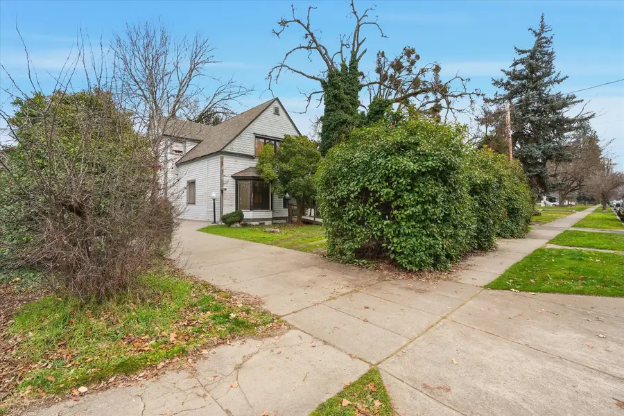 425 S Oakdale Avenue, Medford, OR 97501 - Image #3