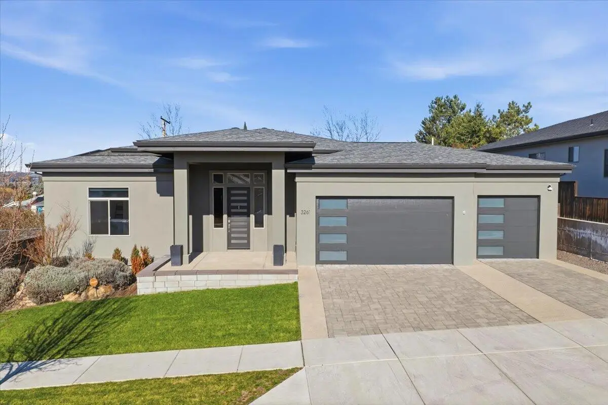 3261 Sky Way, Medford, OR 97504 - Image #1