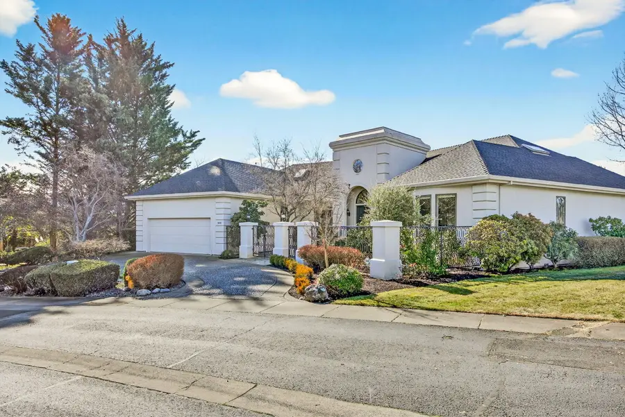 3192 Arnold Palmer Way, Medford, OR 97504 - #2