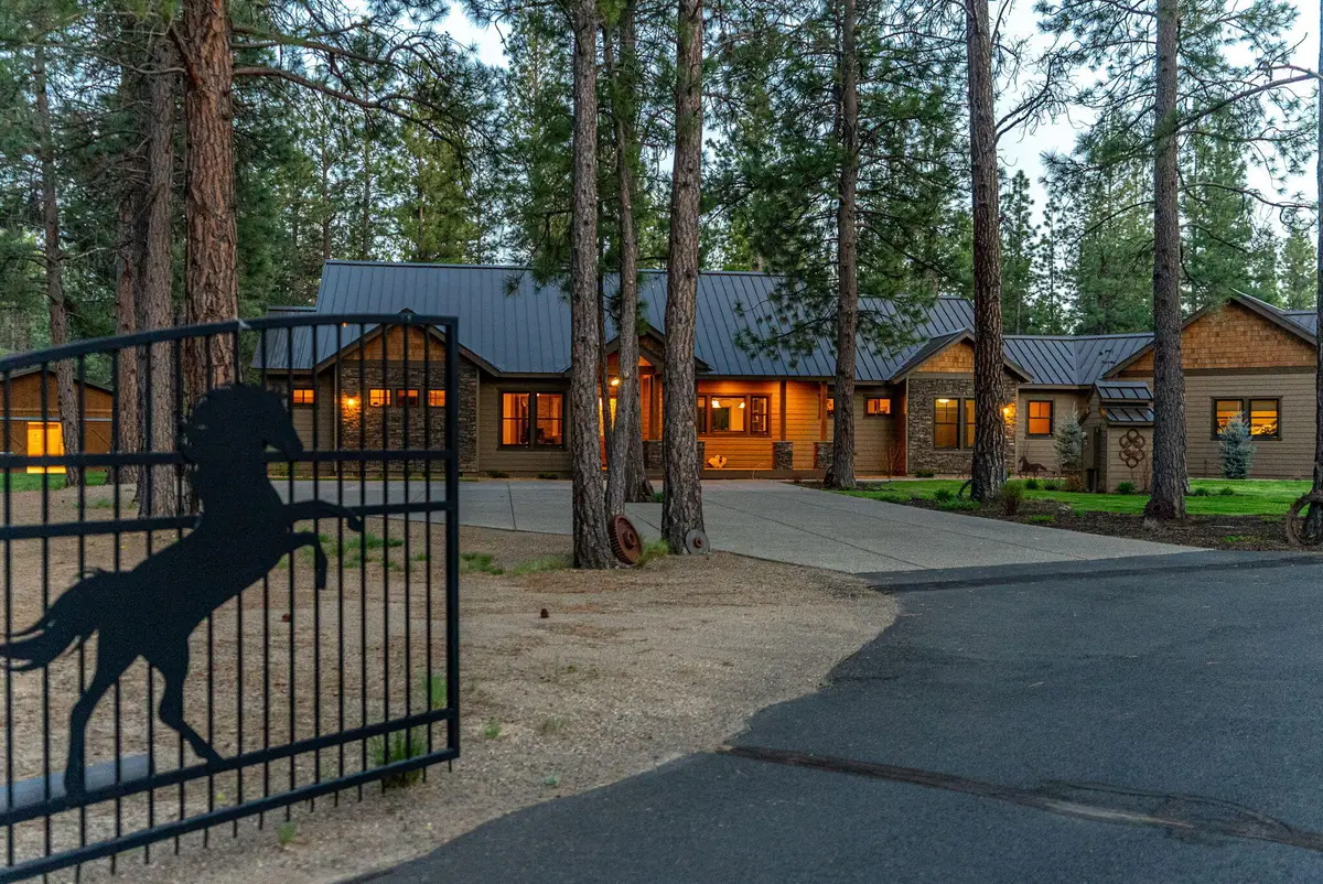 69255 Crooked Horseshoe Road, Sisters, OR 97759 - #1