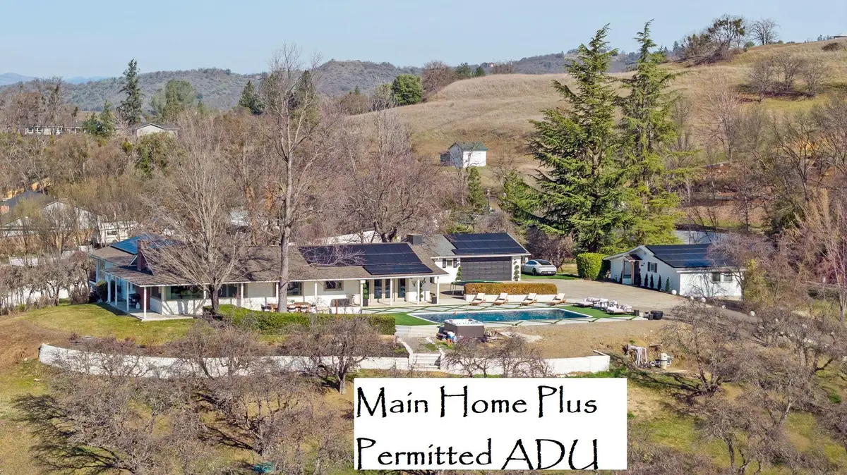 3320 N Foothill Road, Medford, OR 97504 - Image #1