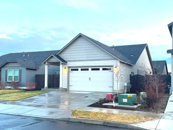 2474 NW Kingwood Avenue Nw, Redmond, OR 97756