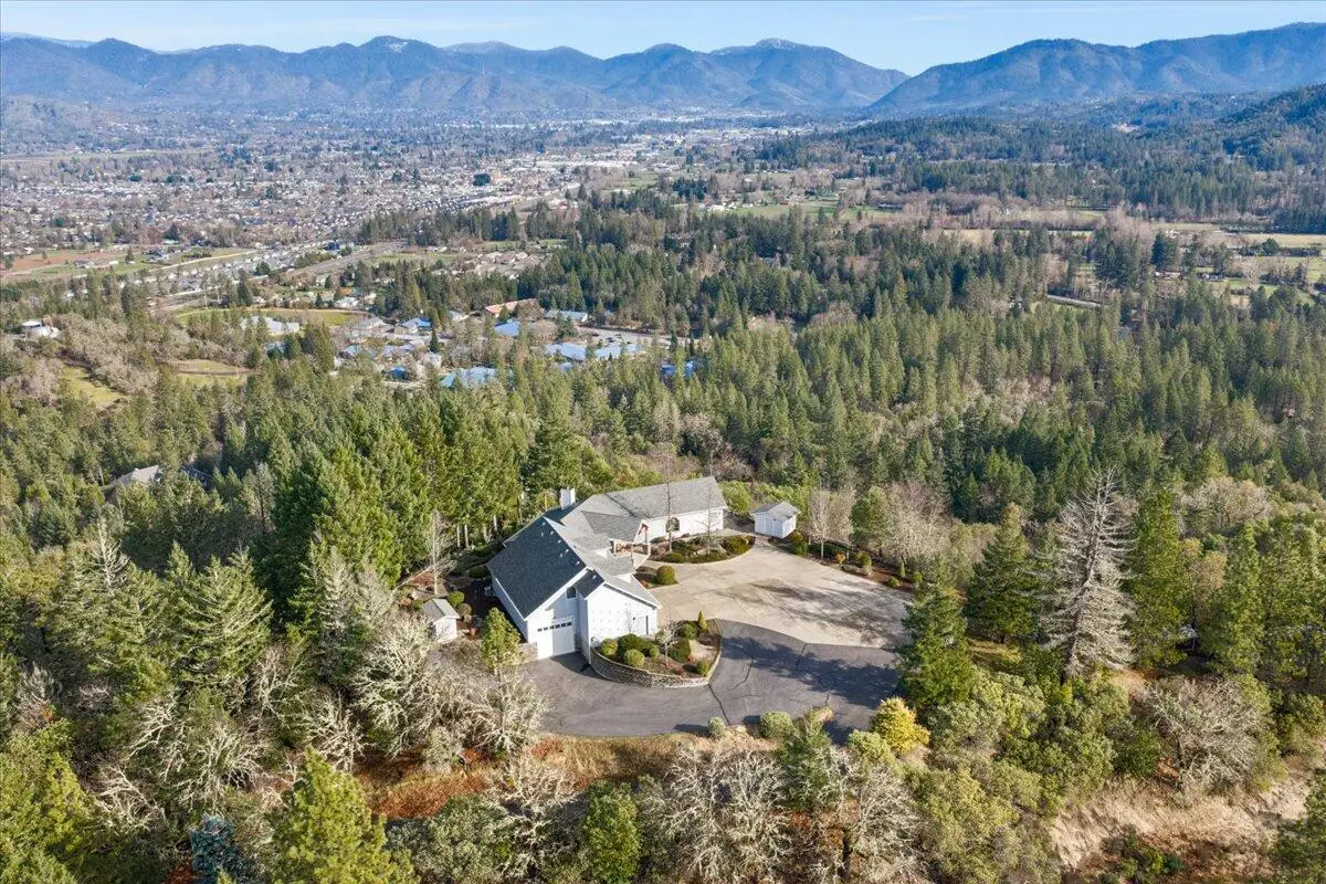 3601 Campus View Drive, Grants Pass, OR 97527 - #1