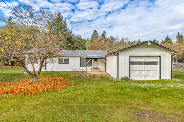 180 Long Acres Road, Grants Pass, OR 97527