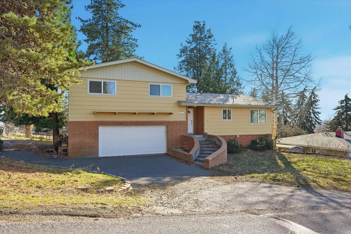 6660 Shasta Way, Klamath Falls, OR 97603 - #1