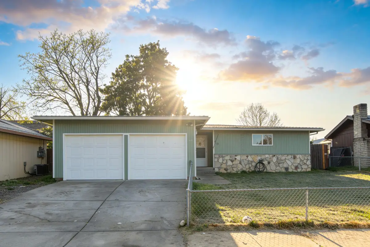 412 Morningside Street, Medford, OR 97501 - #1