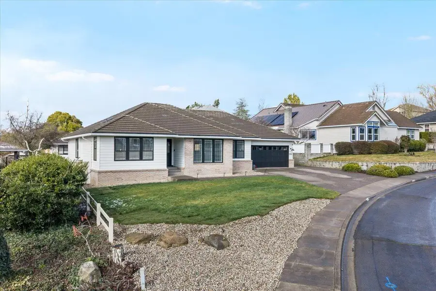 2921 Amblegreen Drive, Medford, OR 97504 - #3