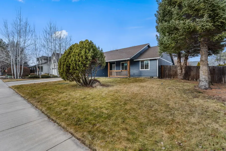 2237 SW Metolius Avenue, Redmond, OR 97756 - #3