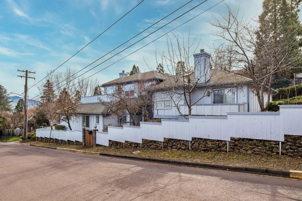 369 Alta Avenue, Ashland, OR 97520 - #1