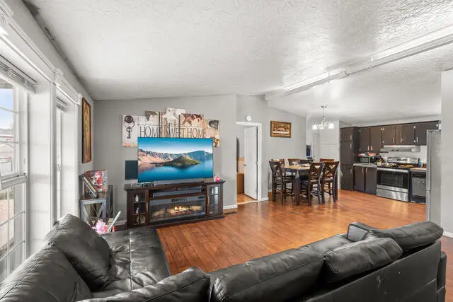 1570 S Peach Street #SPC 26, Medford, OR 97501 - #2