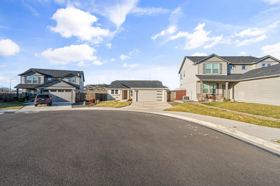 3509 Carnelian Street, Medford, OR 97504 - #2