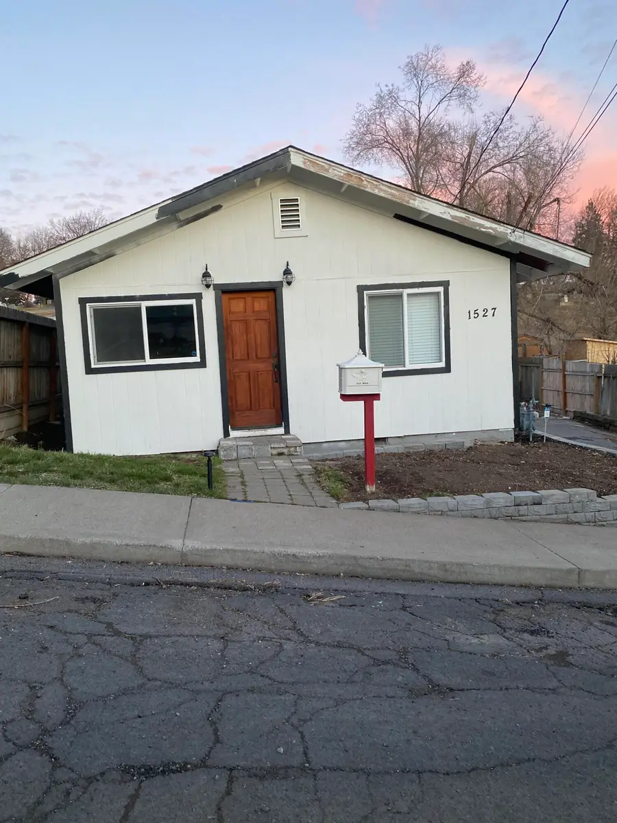 1527 Wilford Avenue, Klamath Falls, OR 97601 - #3