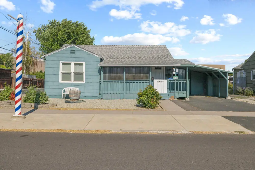 1633 Division Street, Klamath Falls, OR 97601 - #1