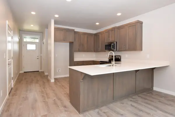 2364 SW 25th Street, Redmond, OR 97756