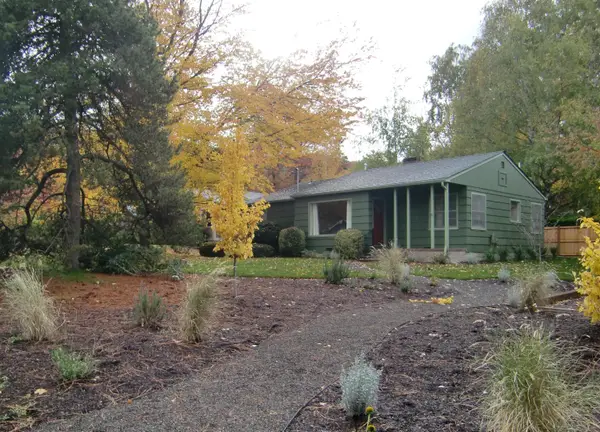 843 Hillview Drive, Ashland, OR 97520