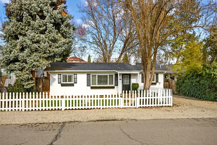 545 E C Street, Jacksonville, OR 97530 - #2