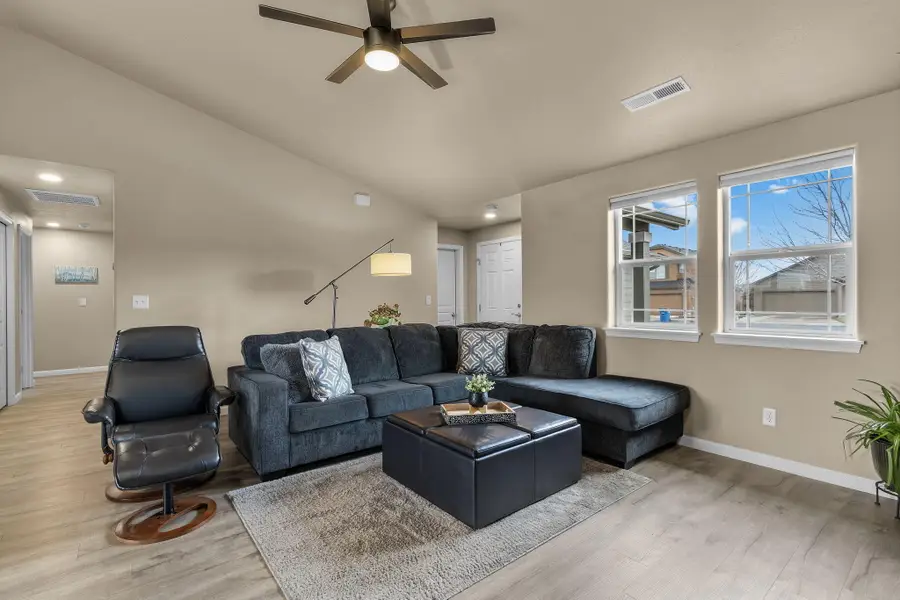 701 NW Green Forest Circle, Redmond, OR 97756 - #3