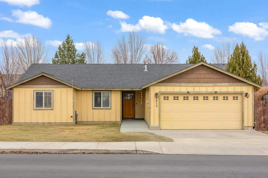2215 SW Stonehedge Court, Redmond, OR 97756 - #2
