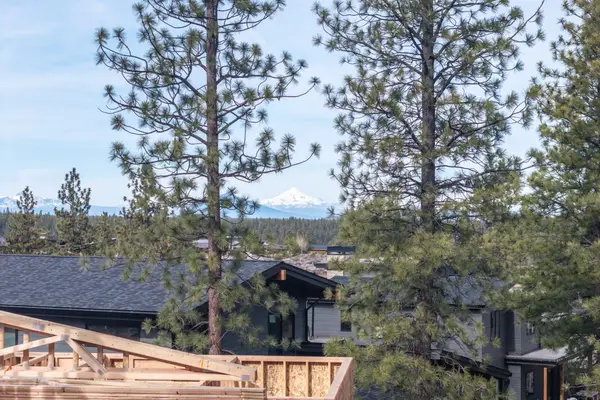 62507 NW Woodsman Loop, Bend, OR 97703