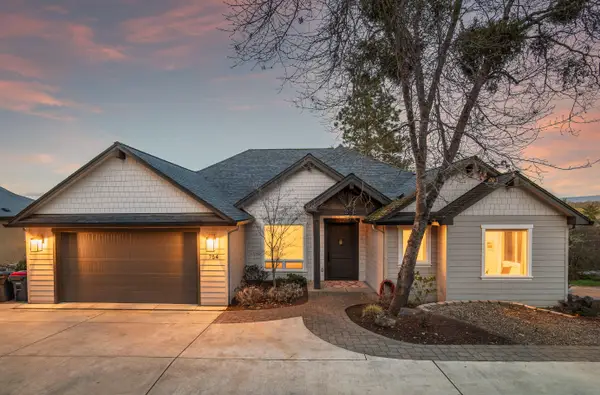 754 E California Street, Jacksonville, OR 97530