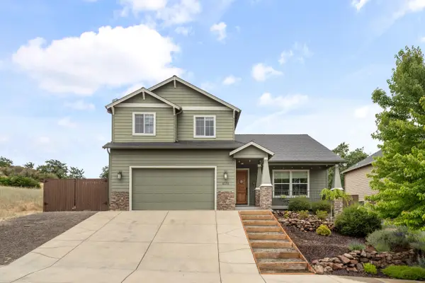 4375 Vista Pointe Drive, Medford, OR 97504