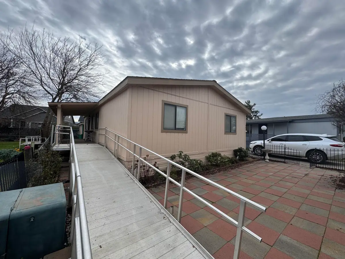 701 Tawn Cheree, Medford, OR 97501 - #1