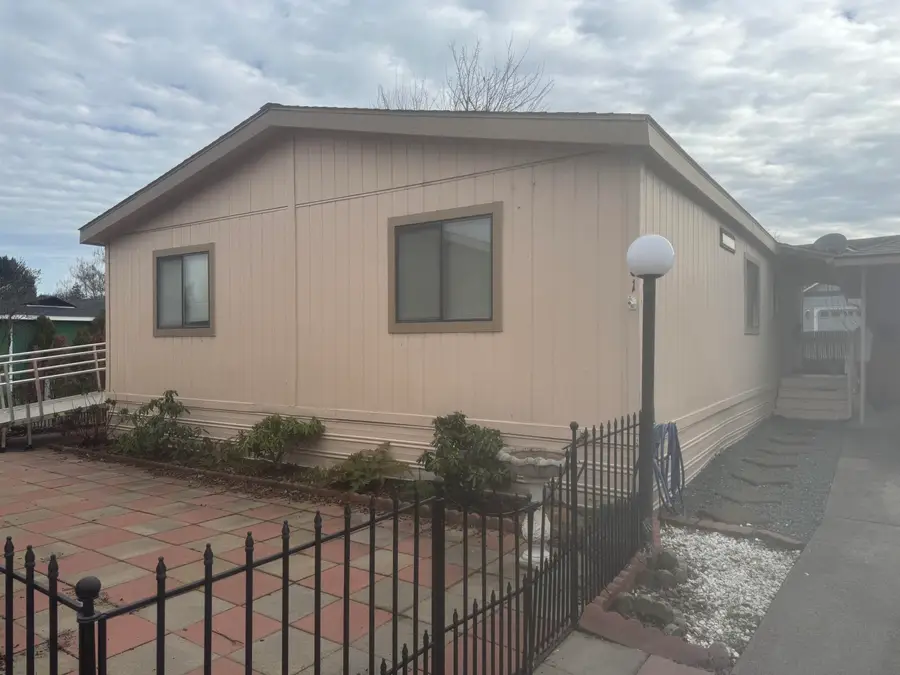 701 Tawn Cheree, Medford, OR 97501 - #2