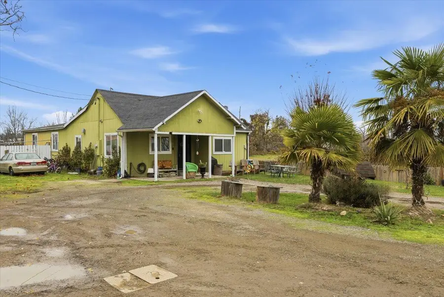 1129 Pinecroft Avenue, Medford, OR 97501 - #2