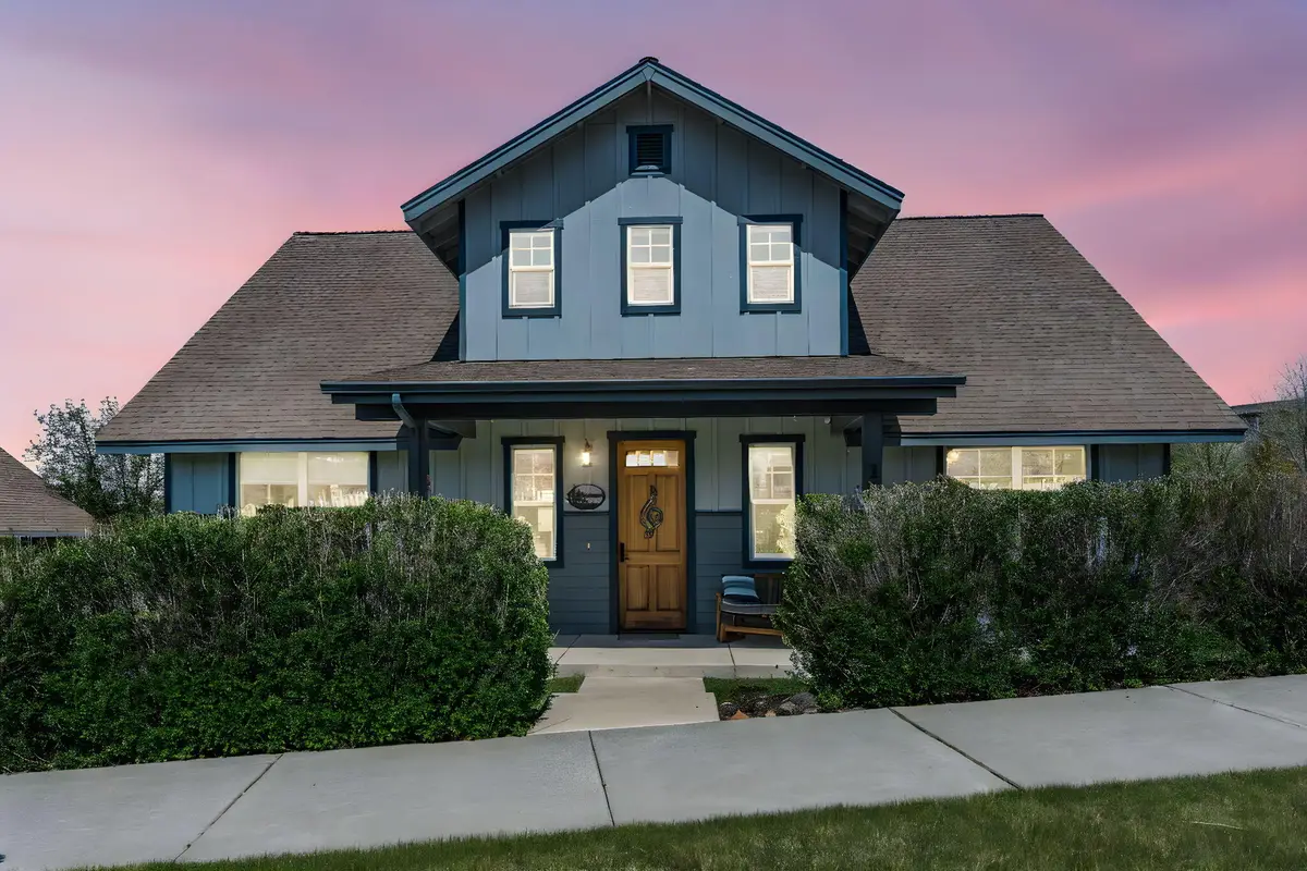 1082 SE Yarrow Avenue, Madras, OR 97741 - #1