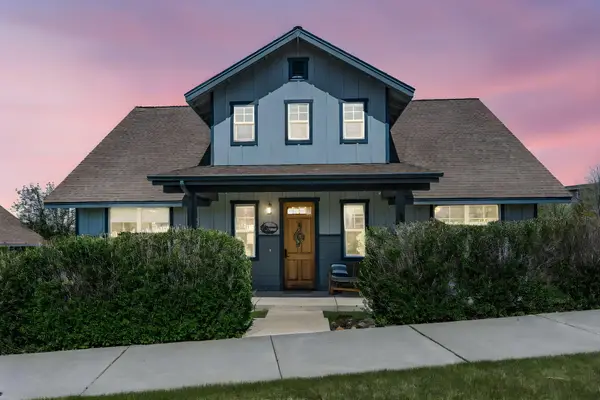 1082 SE Yarrow Avenue, Madras, OR 97741