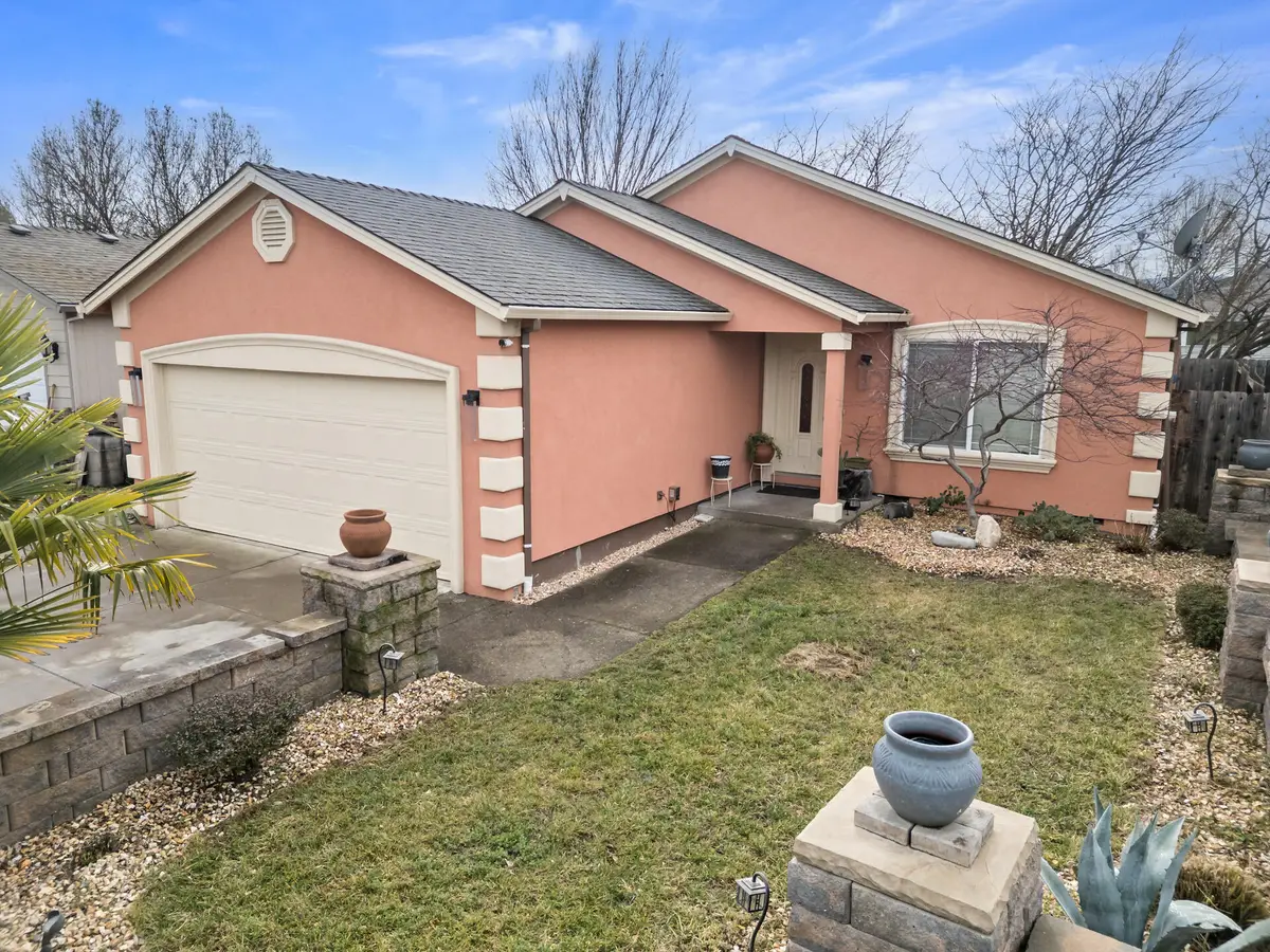 18 Scholarship Way, Medford, OR 97501 - #1