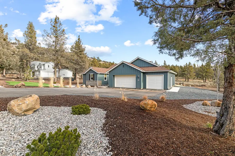 5730 Engleman Spruce Way, Klamath Falls, OR 97601 - #2
