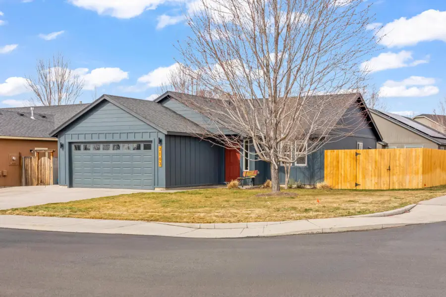 3103 SW Peridot Avenue, Redmond, OR 97756 - #2