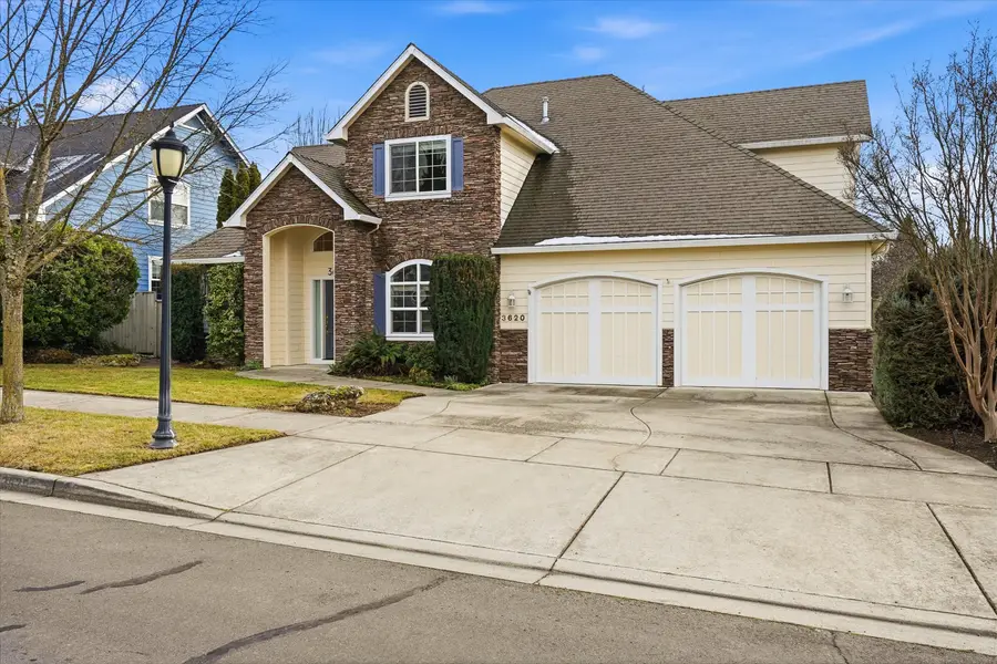 3620 Calle Vista Drive, Medford, OR 97504 - #2