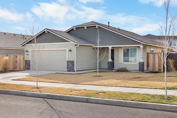 3537 NW 10th Place, Redmond, OR 97756