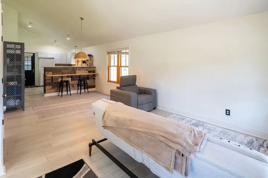 335 S Cottonwood Street, Sisters, OR 97759 - #3