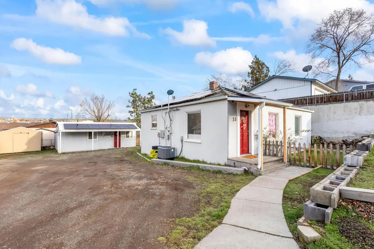 433 SE 9th Street, Madras, OR 97741 - #1