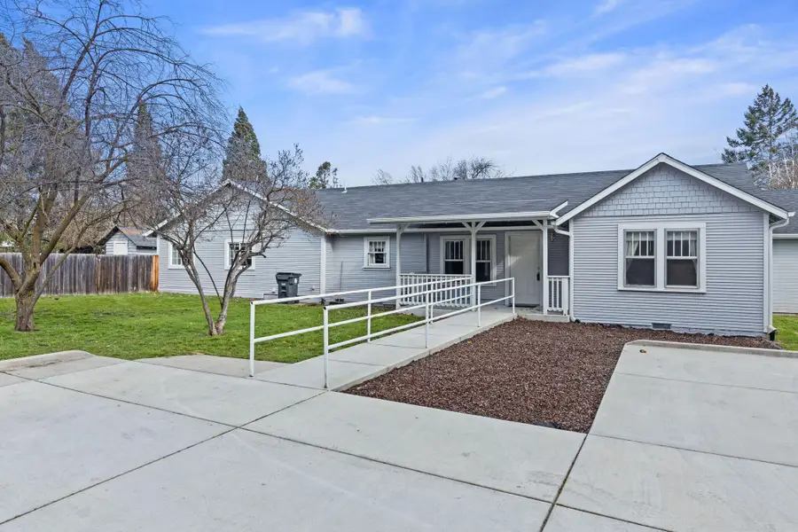 2165 Crestbrook Road, Medford, OR 97504 - #2