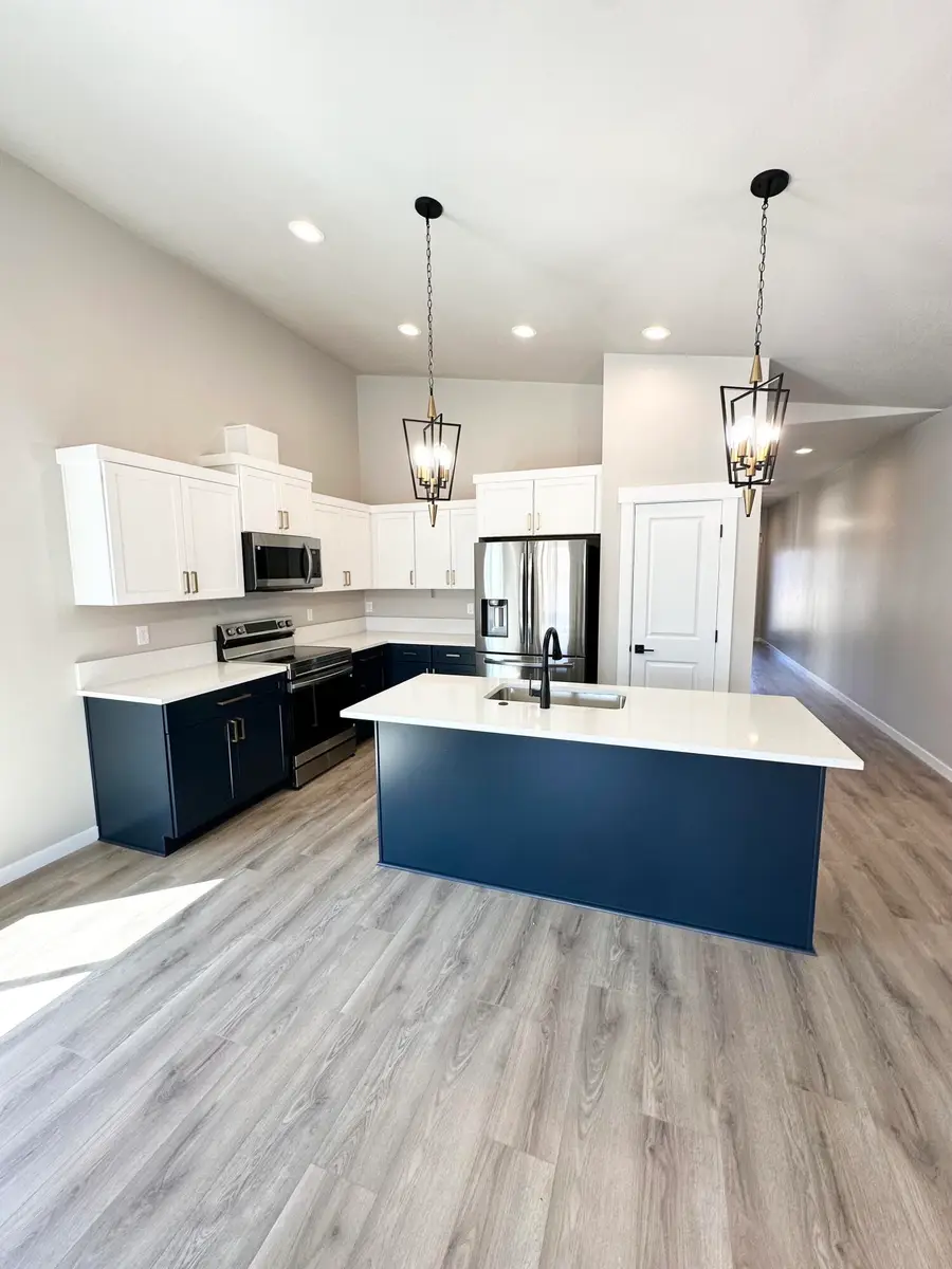 633 Terrazzo Way, Medford, OR 97501 - #3