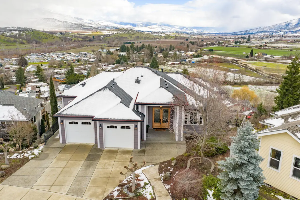 817 Amerman Drive, Phoenix, OR 97535 - #1