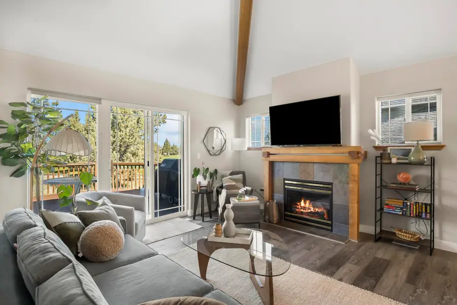 879 Golden Pheasant Drive, Redmond, OR 97756 - #3