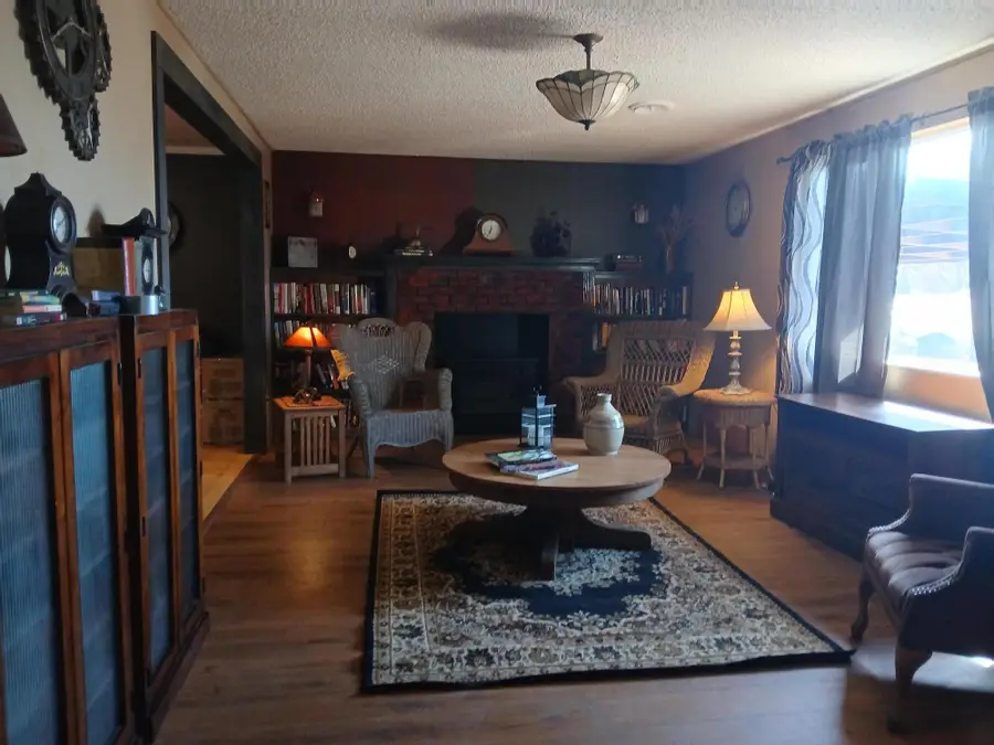 2817 Darrow Avenue, Klamath Falls, OR 97603 - #2